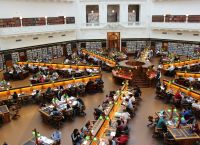 Μη κρατικά ΑΕΙ: Η επιστημονική υπηρεσία της Βουλής παραπέμπει στο ΣτΕ για τη συνταγματικότητα του νόμου