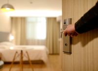 Ήρθε το τέλος για τα μπουκαλάκια σαμπουάν των ξενοδοχείων;