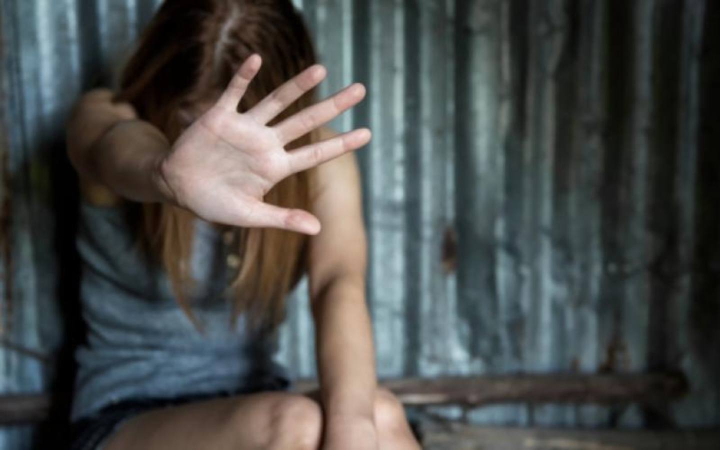 Φρίκη στη Θεσσαλονίκη: Προέτρεψε ανήλικη να ακρωτηριάσει τα γεννητικά της όργανα