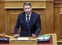 Γιατί το ΠΑΣΟΚ παραμένει δημοσκοπικά στάσιμο