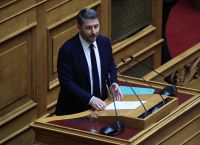 Η κυβέρνηση μπροστά σε κεντροαριστερό μέτωπο