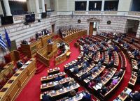Τριήμερο “φωτιά” φέρνει η πρόταση μομφής κατά της κυβέρνησης
