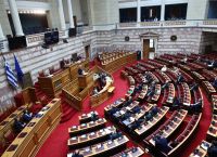 “Κοινωνική αντιπολίτευση” και πολιτικό κενό