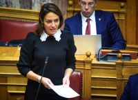 Σήμερα στο υπουργικό συμβούλιο η εισήγηση της Δ. Μιχαηλίδου για τον κατώτατο μισθό