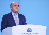 Αντιπρόεδρος ΕΚΤ: Η Ελλάδα βρίσκεται στον σωστό δρόμο