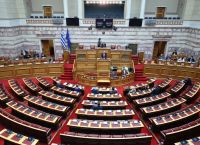 Φωτιά στο πολιτικό σκηνικό με πρόταση μομφής και καταγγελίες για σχέδιο πολιτικής αποσταθεροποίησης