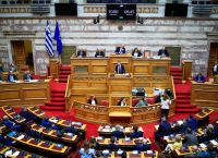 Ο κύβος ερρίφθη: Σε πολωμένο κλίμα η πρόταση δυσπιστίας