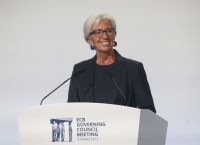 ΕΚΤ: Έκοψε τα επιτόκια για πρώτη φορά από το 2019 [vid]