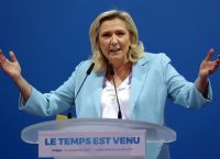 Γαλλία: Η Λε Πεν προηγείται του Μακρόν με 13 μονάδες διαφορά