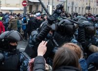 Συνεργάτες του Ναβάλνι μεταδίδουν εικόνες με διαμαρτυρίες σε διάφορες περιοχές της χώρας