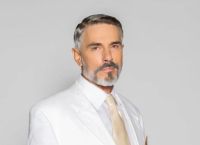 Σταύρος Ζαλμάς: «Έχω δεχτεί σεξουαλικές παρενοχλήσεις από επώνυμους» [vid]