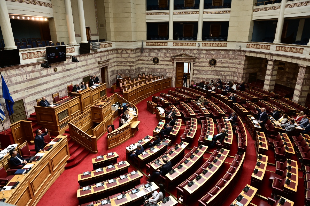 Στην τελική ευθεία προς την κάλπη: δημοσκοπήσεις και debate στη Βουλή