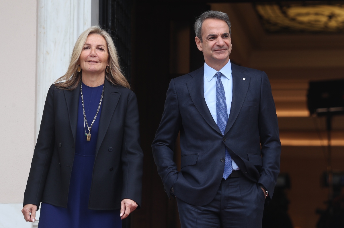 Ο βυθός του πολιτικού συστήματος ενάντια στην κ. Μαρέβα Μητσοτάκη
