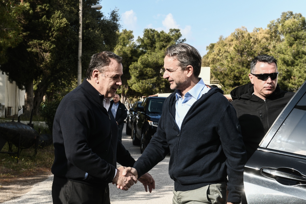 ΝΔ: Ζεσταίνεται η βάση – “Στρατηγός” ο Παναγιωτόπουλος