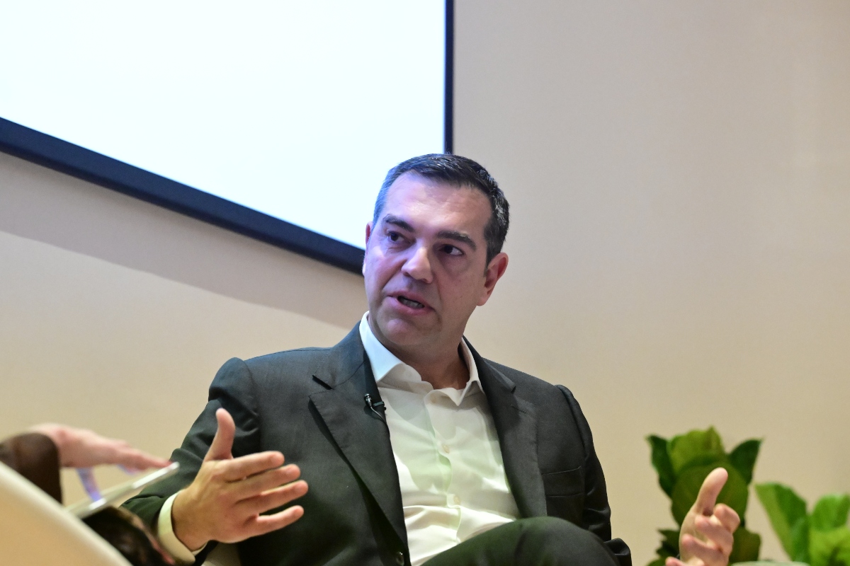 Τσίπρας από τη Γαλλία: Είχα την τύχη να παρακολουθήσω από κοντά μια συναρπαστική εκλογική μάχη