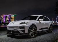 Car surfing Ποσειδώνος: Μια νέα τάση, άκρως επικίνδυνη