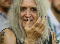 Καρβέλας: «Θεωρώ λάθος οι ομοφυλόφιλοι να επιθυμούν τον γάμο»