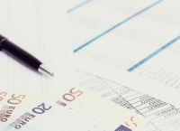 Τι περιλαμβάνει το πακέτο μέτρων 870 εκατ. ευρώ – Ποιοι θα δουν ελαφρύνσεις και αυξήσεις