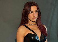 Η Dua Lipa ξύρισε τα φρύδια της για χάρη του νέου της άλμπουμ