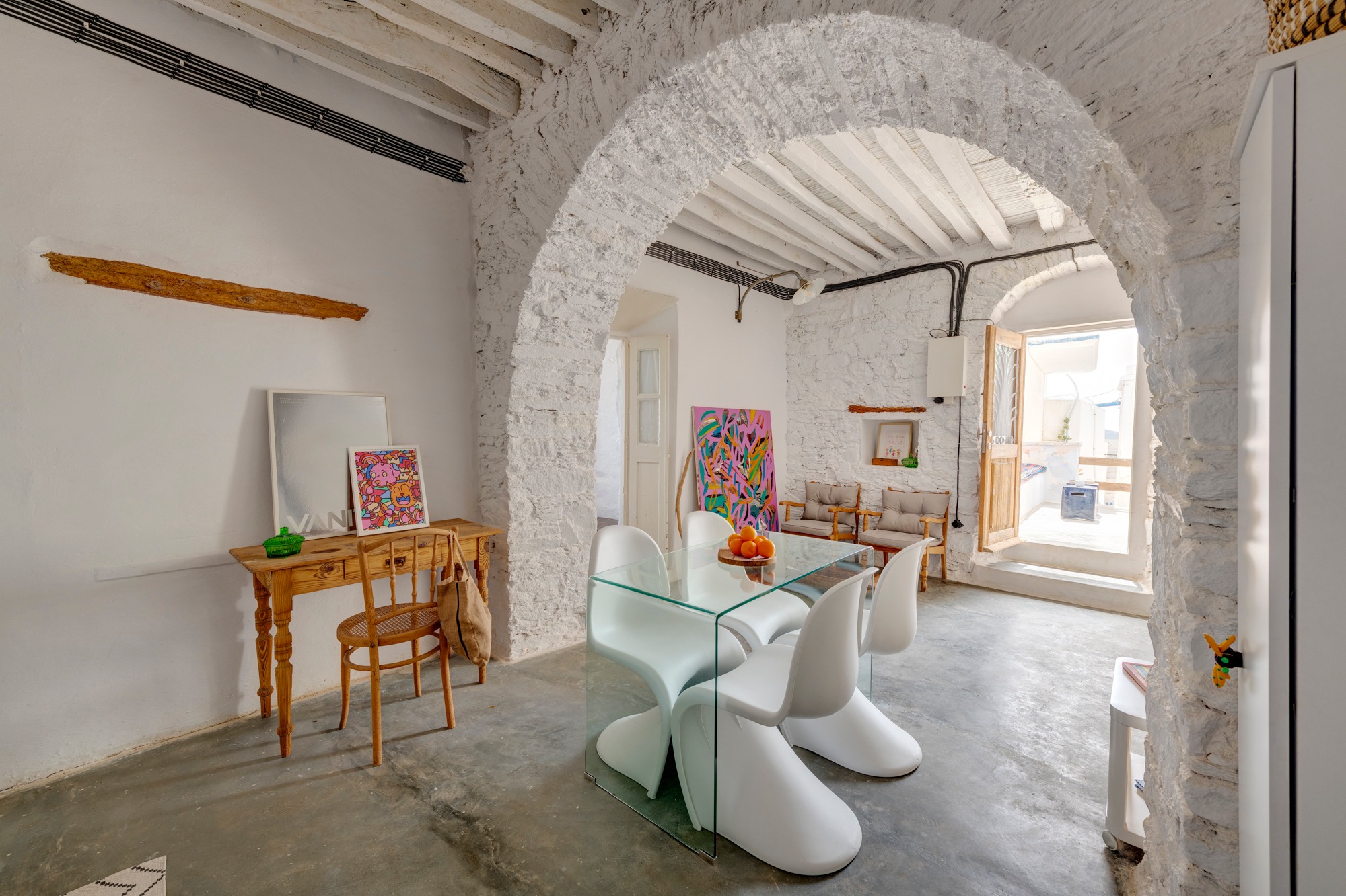 To Syros Art House είναι το ιδανικό νησιώτικο σπίτι που αναβιώνει με σύγχρονο τρόπο
