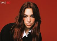 Η Dua Lipa κοσμεί το εξώφυλλο του περιοδικού TIME με τους 100 πιο επιδραστικούς ανθρώπους στον κόσμο