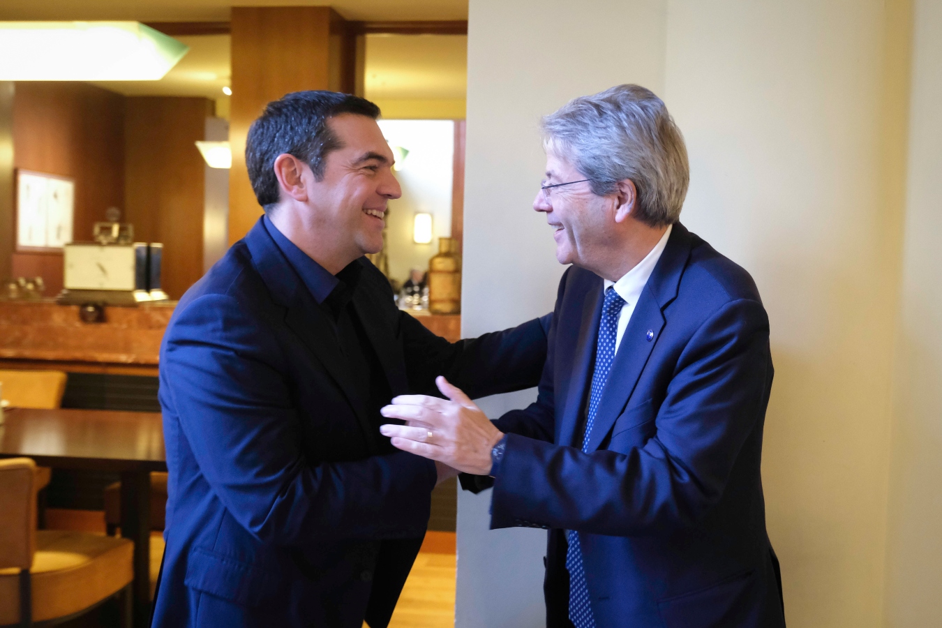 Συνάντηση Τσίπρα – Τζεντιλόνι: Στο επίκεντρο οι εξελίξεις στην ΕΕ, το Ταμείο Ανάκαμψης και οι ευρωεκλογές