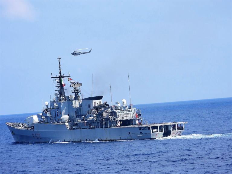 Η φρεγάτα Ύδρα έριξε με πυροβόλο εναντίον μη επανδρομένων αεροχημάτων [vid]