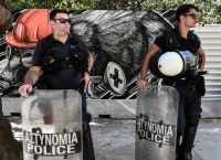 «Έκλεψα ένα πορτοφόλι στην Ομόνοια»: Οι διάλογοι της σπείρας πορτοφολάδων που έκλεβαν ηλικιωμένοι