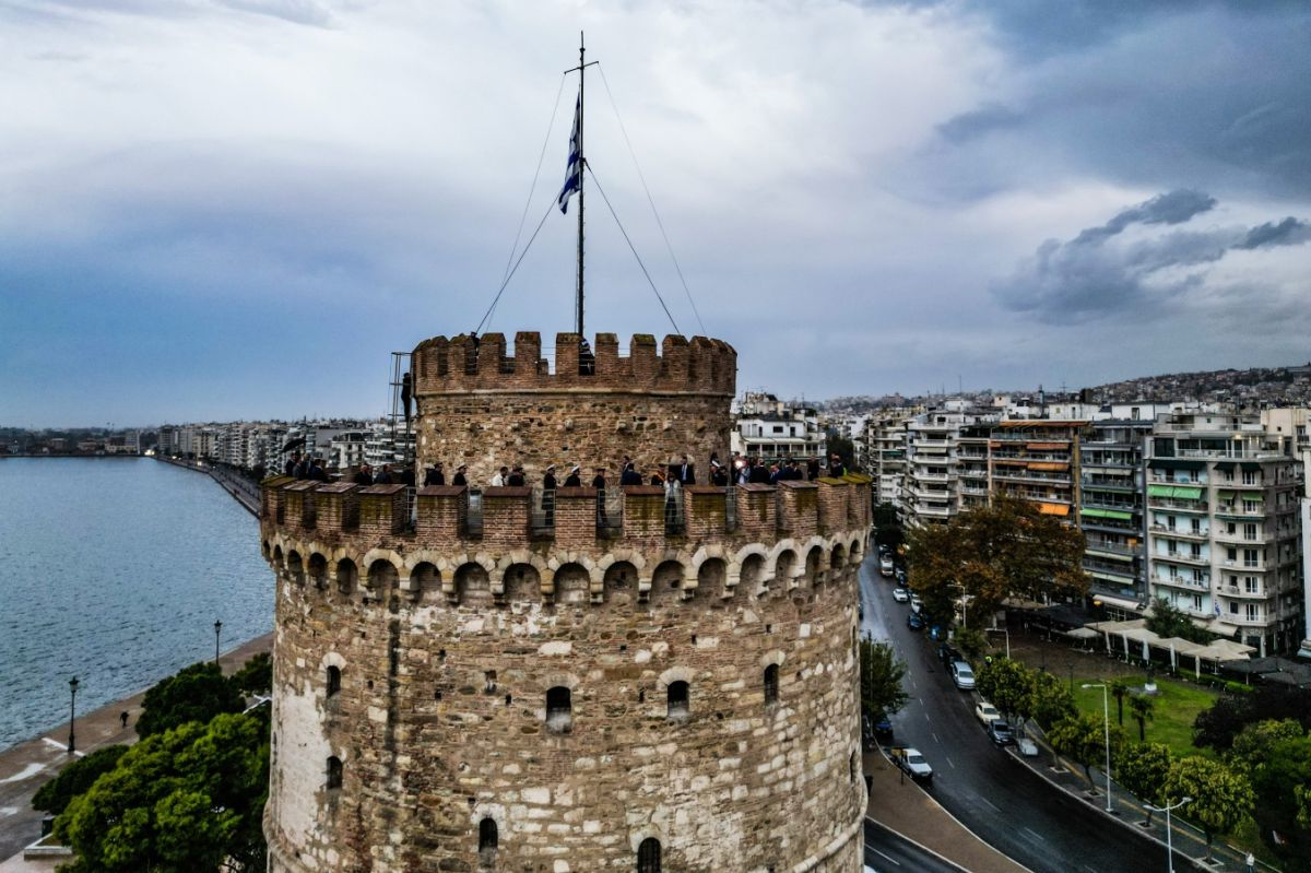 Άνδρας έπεσε από τον Λευκό Πύργο