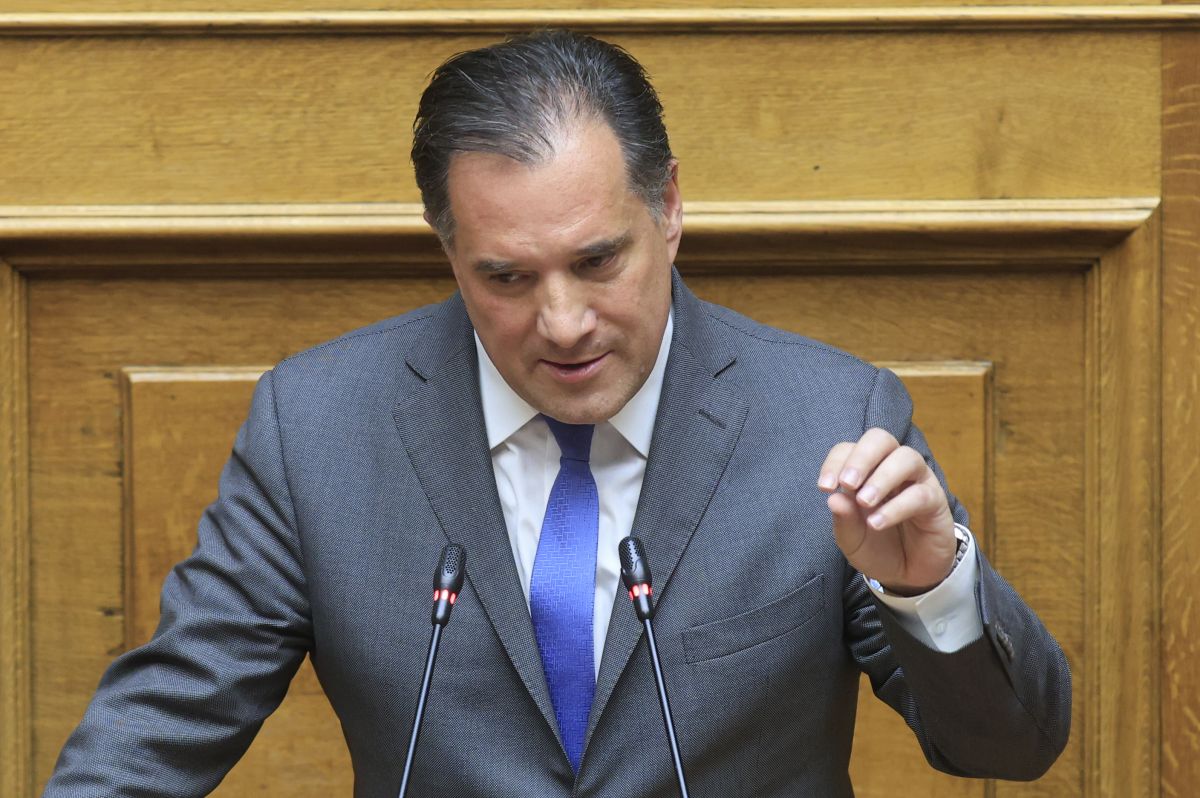 Άδωνις σε Βελόπουλο: Καλό το σόου περί χριστιανικής πίστης, αλλά τη μάνα δεν τη βρίζουμε ποτέ