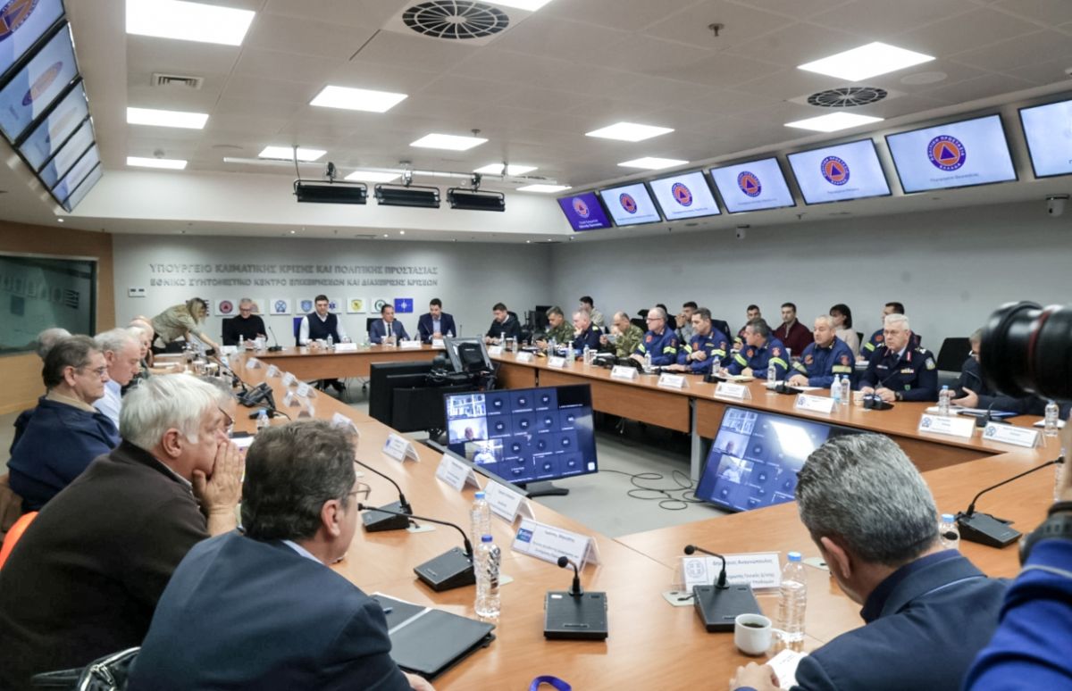 Έκτακτη σύσκεψη του Συντονιστικού Οργάνου Πολιτικής Προστασίας έπειτα από τις πολλές ταυτόχρονες φωτιές