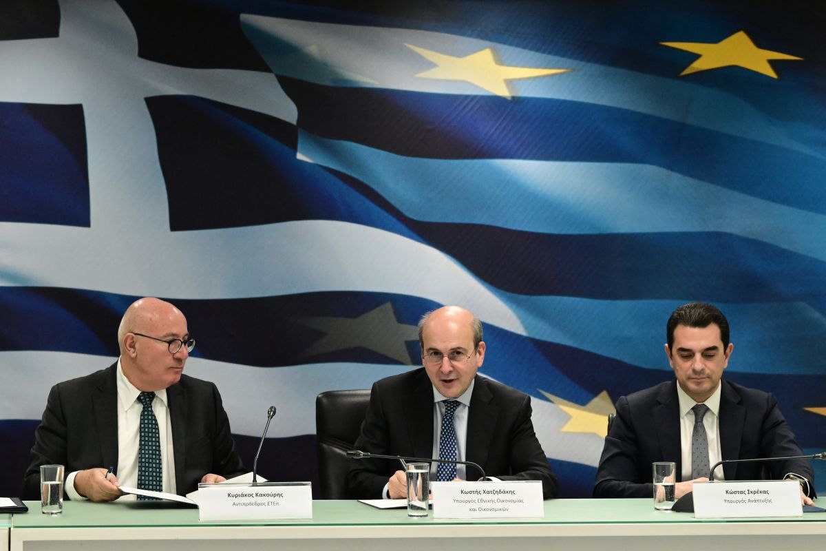 Χατζηδάκης: «Παγώνει» για ένα χρόνο το επιτόκιο στην ρύθμιση 12 – 48 δόσεων