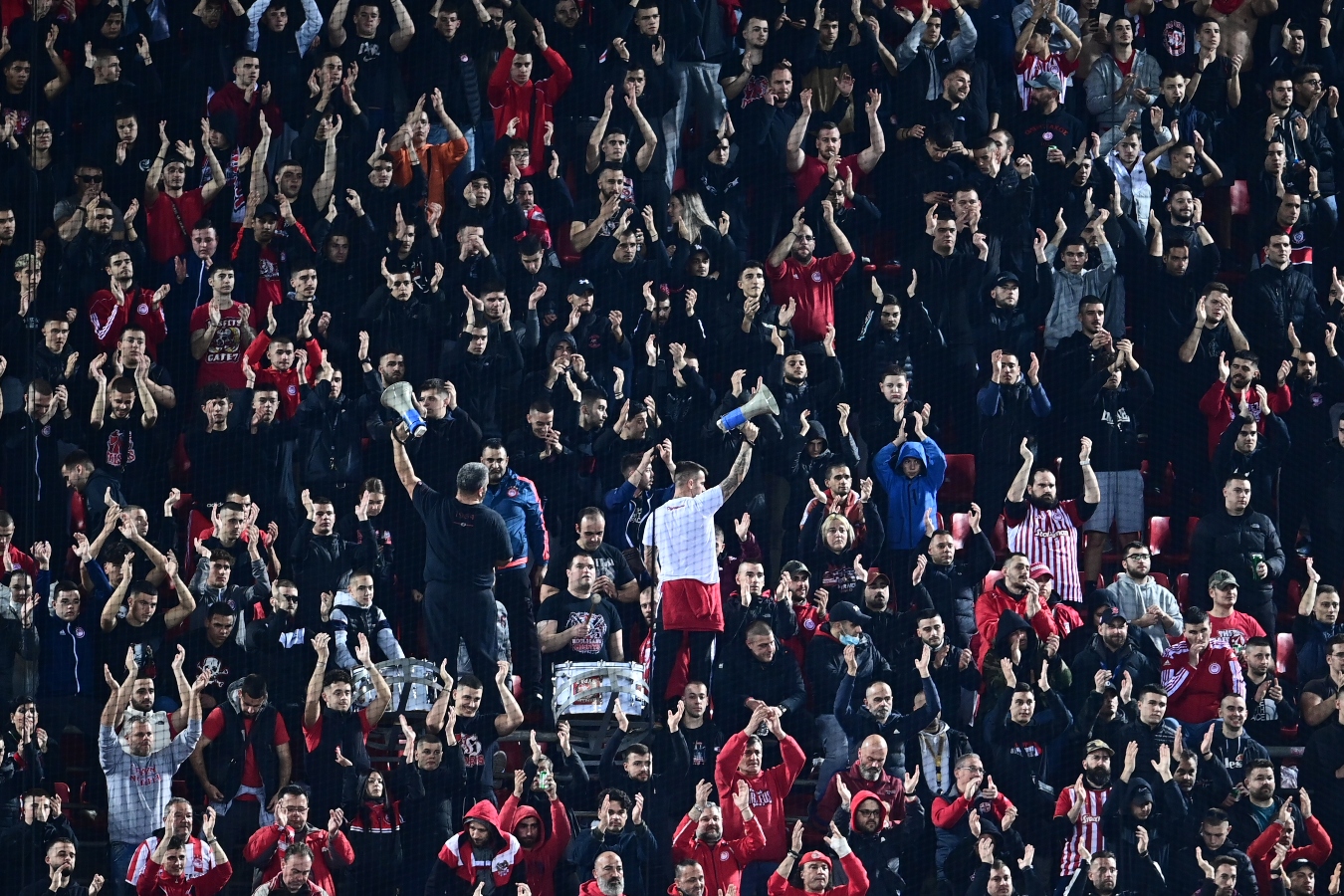 Μπλόκο από UEFA και τουρκική αστυνομία – Χωρίς κόσμο ο Ολυμπιακός στο ματς με τη Φενέρ!