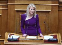 ΣΥΡΙΖΑ: Η Τζάκρη παρέδωσε στην ΝΔ το κατηγορητήριο για τον Κώστα Καραμανλή – Ζητά σύσταση Προανακριτικής