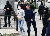 Κολωνός: Σήμερα οι ποινές – Ένοχος ο Μίχος για βιασμό και μαστροπεία, αθώα η μητέρα