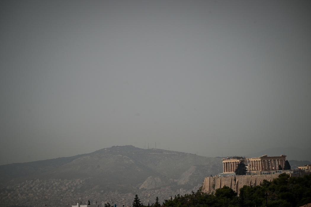Καιρός: Νέο κύμα αφρικανικής σκόνης από Δευτέρα – Με υψηλές θερμοκρασίες η νέα εβδομάδα