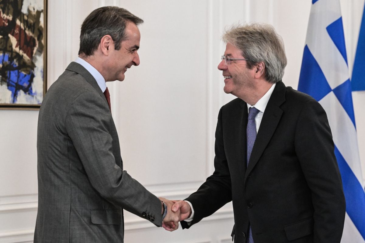 Μητσοτάκης σε Τζεντιλόνι: “Η κυβέρνηση είναι ισχυρή, παραμένουμε προσηλωμένοι στο μεταρρυθμιστικό μας έργο”