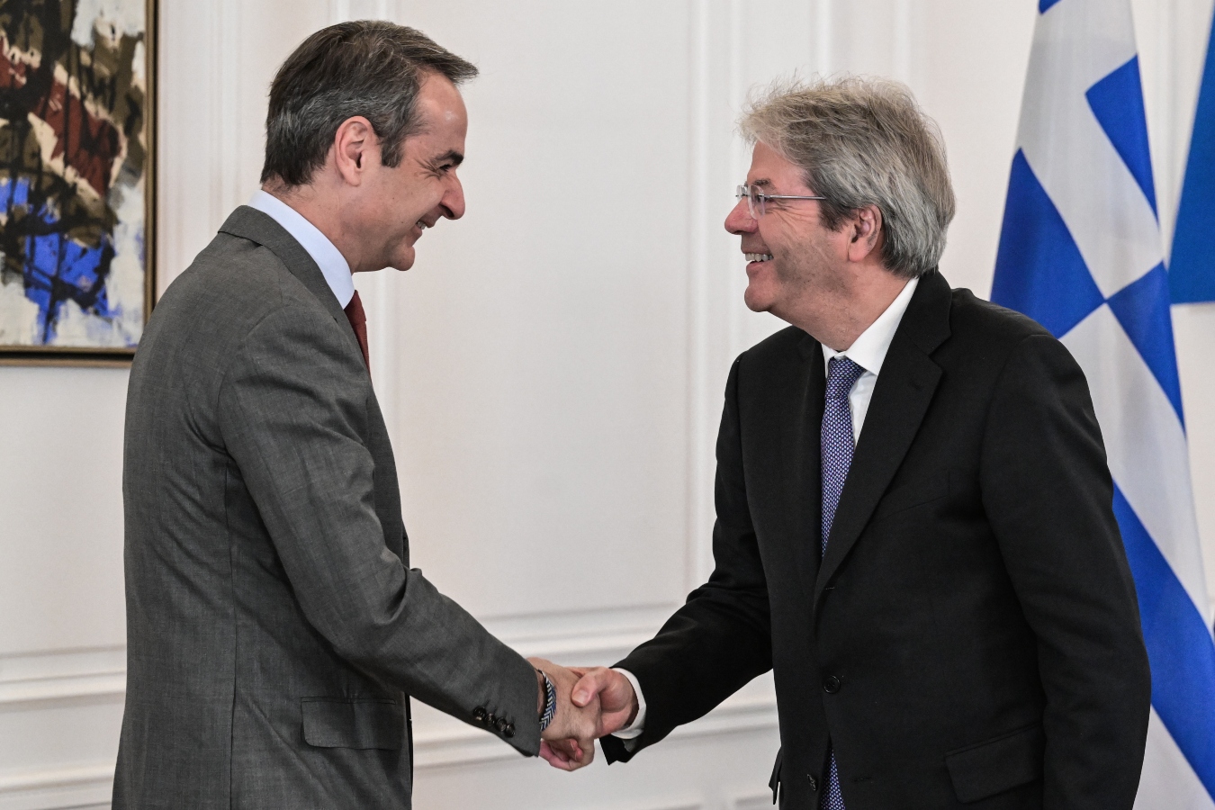 Μητσοτάκης σε Τζεντιλόνι: “Η κυβέρνηση είναι ισχυρή, παραμένουμε προσηλωμένοι στο μεταρρυθμιστικό μας έργο”