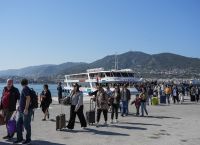 Αυξημένη η κίνηση στο λιμάνι του Πειραιά – Συνεχίζεται η έξοδος των εκδρομέων για το Πάσχα