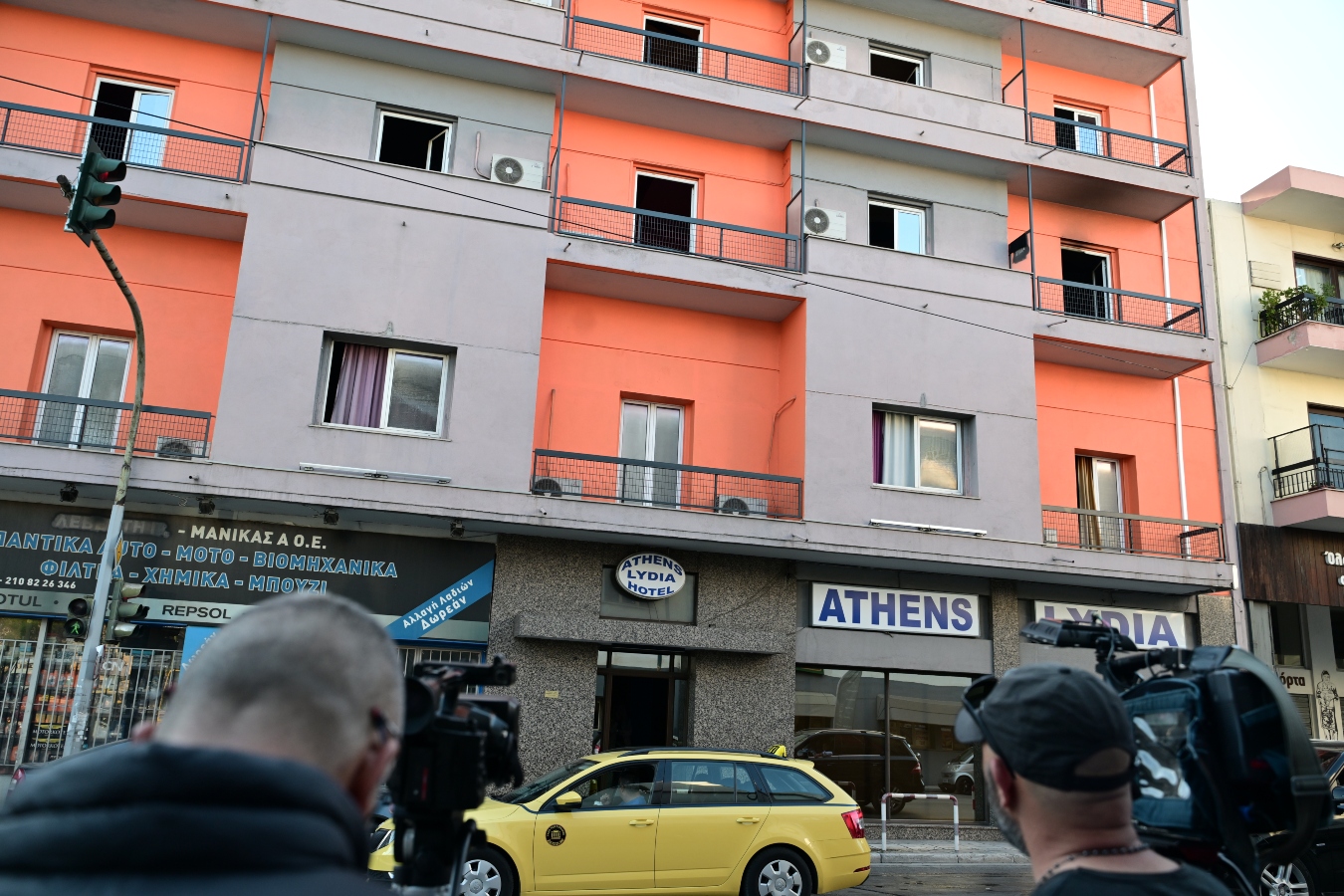 Άνδρας εντοπίστηκε νεκρός από την φωτιά που εκδηλώθηκε σε ξενοδοχείο στη Λιοσίων