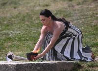 Ολυμπιακή Φλόγα: Πραγματοποιήθηκε η τελετή Αφής στην Αρχαία Ολυμπία – Ξεκίνησε το ταξίδι