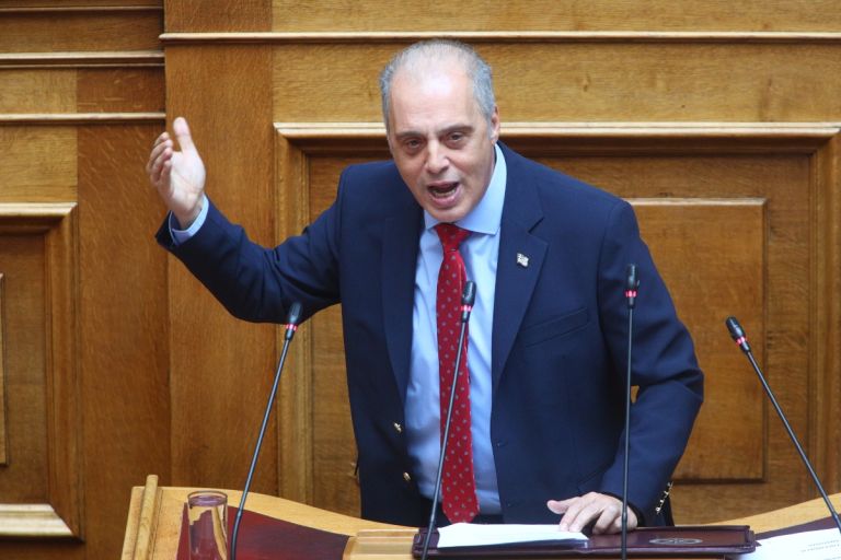 Βελόπουλος σε βουλευτές: «Καλό θα ήταν να μην πάνε στην εκκλησία» [vid]