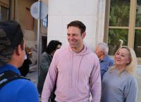 Κασσελάκης από Νοσοκομείο Σύρου: Δεν νοείται κοινωνικό κράτος με μόνο κίνητρο το φιλότιμο