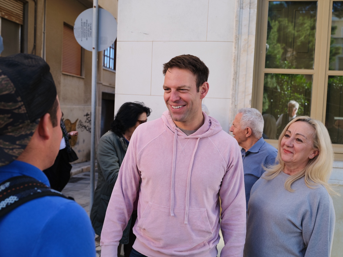 Κασσελάκης από Νοσοκομείο Σύρου: Δεν νοείται κοινωνικό κράτος με μόνο κίνητρο το φιλότιμο