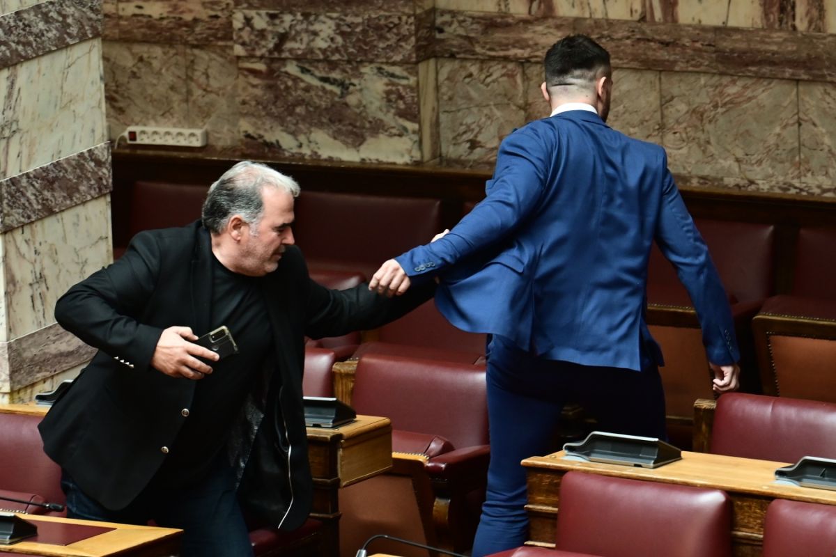Βουλή: Ανεξάρτητος βουλευτής των Σπαρτιατών επιτέθηκε σε βουλευτή της Ελ.Λύσης