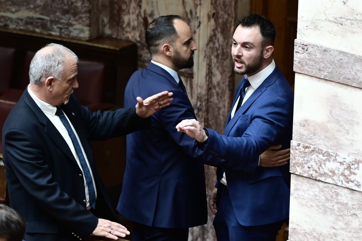 Δίωξη για κακούργημα στον ανεξάρτητο βουλευτή Κωνσταντίνο Φλώρο [VID]