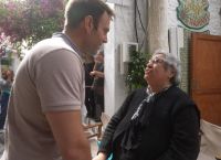 Κασσελάκης: Ισχυρά κίνητρα για την αποκέντρωση – Η συνομιλία του με γιαγιά [vid]