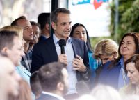 Μητσοτάκης: Να στήσουμε ανάχωμα σε αυτούς που με πρόστυχο τρόπο εκμεταλλεύονται τη χριστιανική πίστη