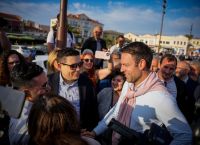 Διεκόπη λόγω καιρού η περιοδεία του Κασσελάκη στο Αιγαίο – Αεροπορικώς στην Αθήνα ο πρόεδρος του ΣΥΡΙΖΑ