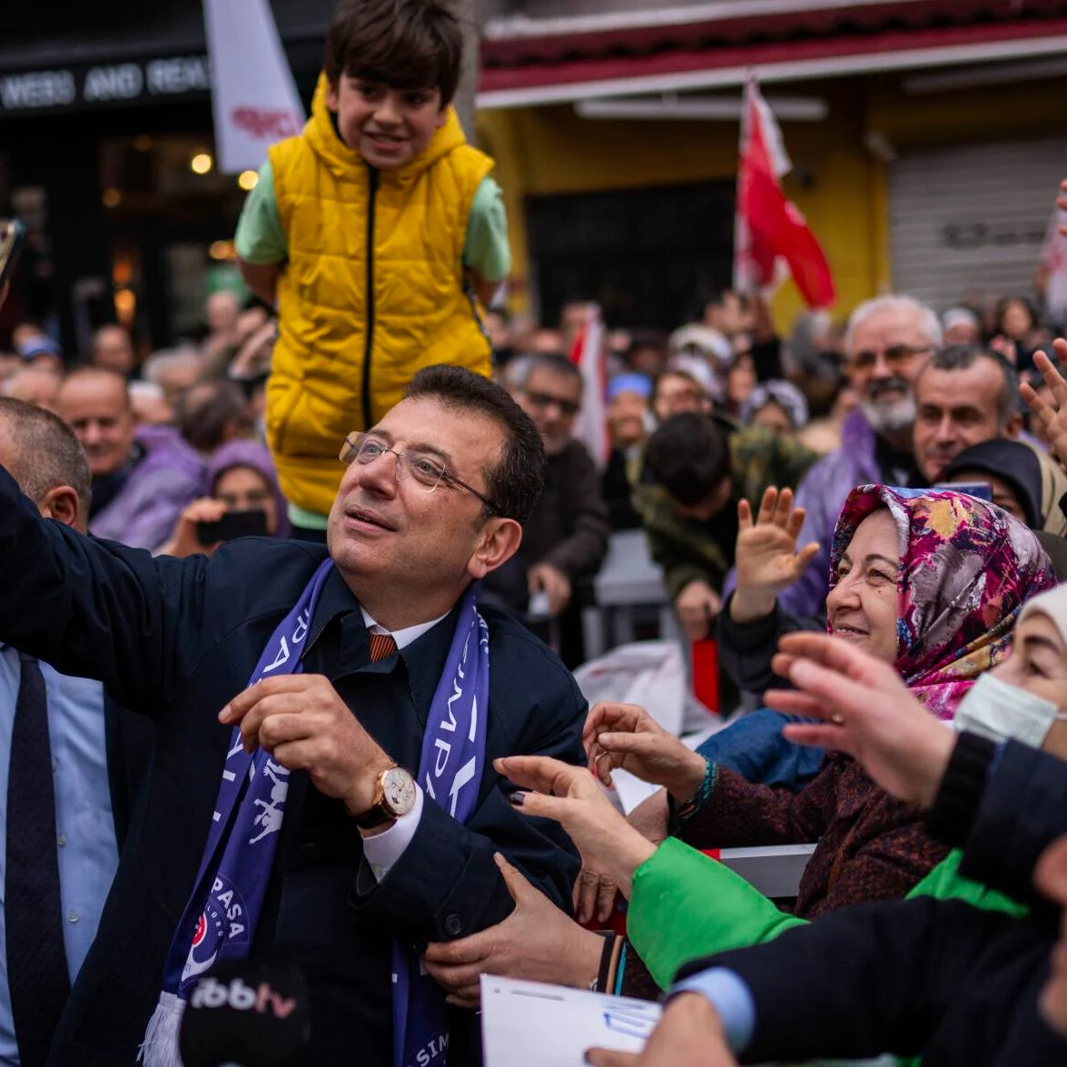 Λαοθάλασσα ακολουθεί τον Ιμάμογλου στην Κωνσταντινούπολη